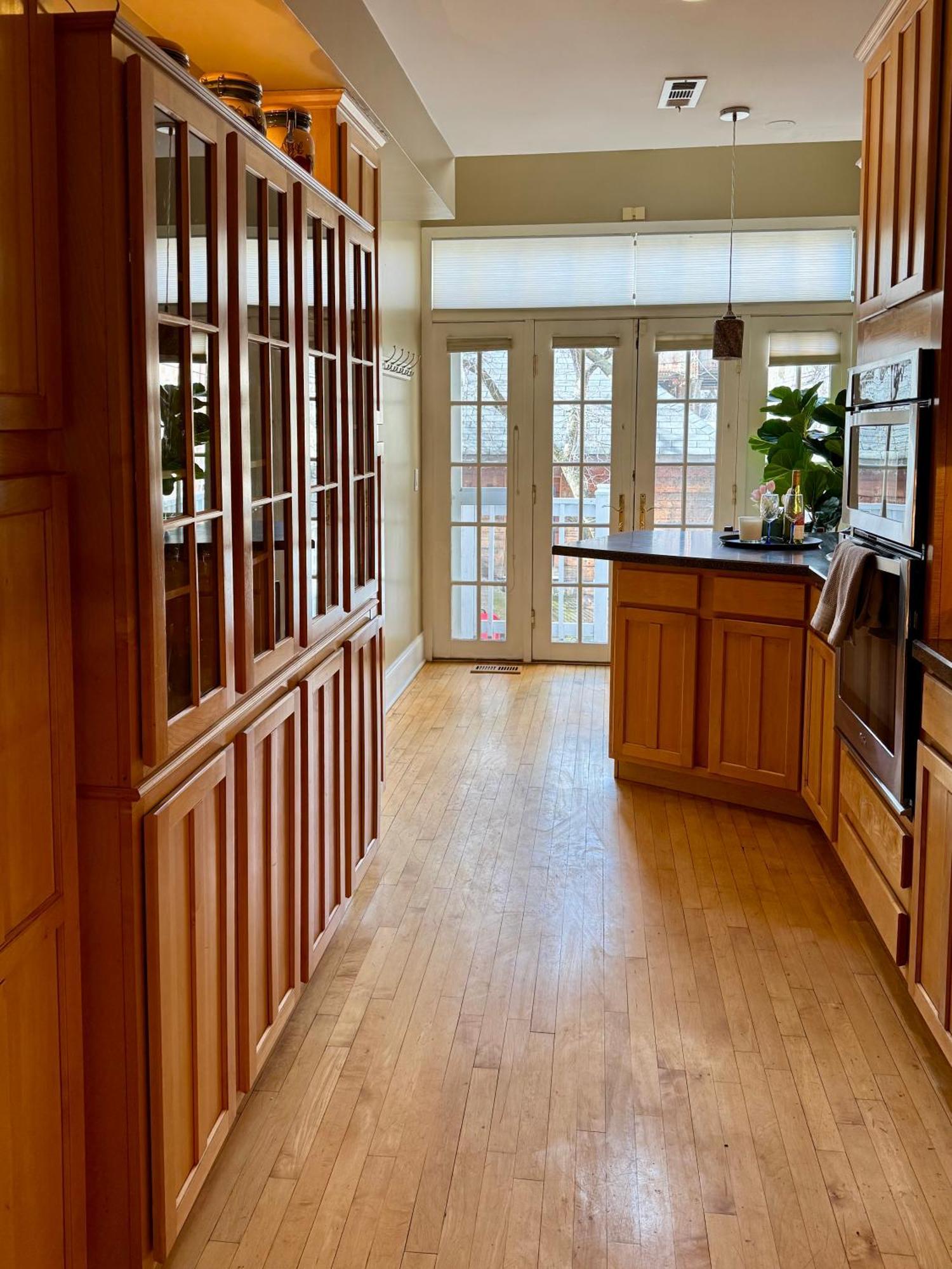 3 Bedroom Spacious Home In Ideal Location W Free Parking Back Yard Pets Welcome Chicago Luaran gambar