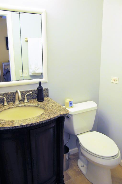 3 Bedroom Spacious Home In Ideal Location W Free Parking Back Yard Pets Welcome Chicago Luaran gambar