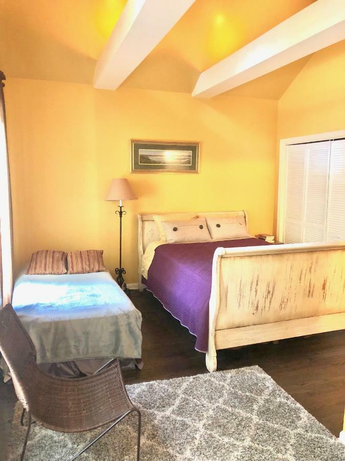 3 Bedroom Spacious Home In Ideal Location W Free Parking Back Yard Pets Welcome Chicago Luaran gambar